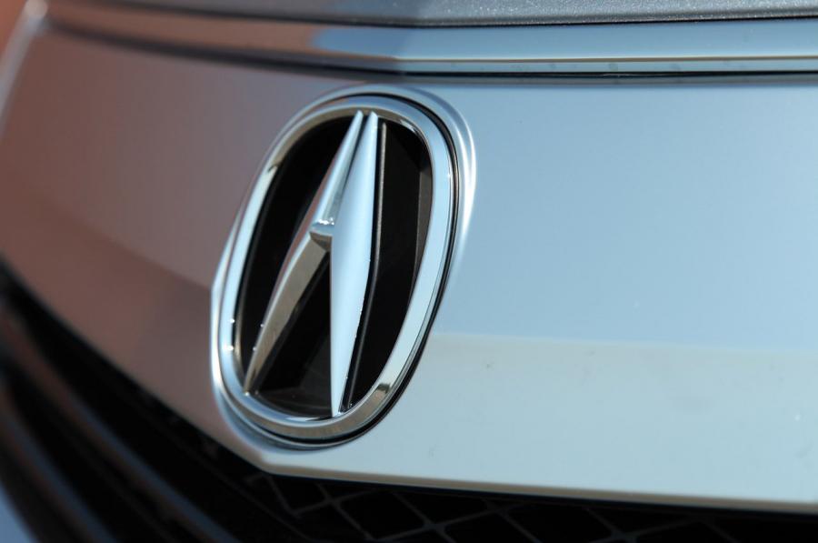 Логотип Acura TL SH-AWD 2011 года  (фото 44 из 101)